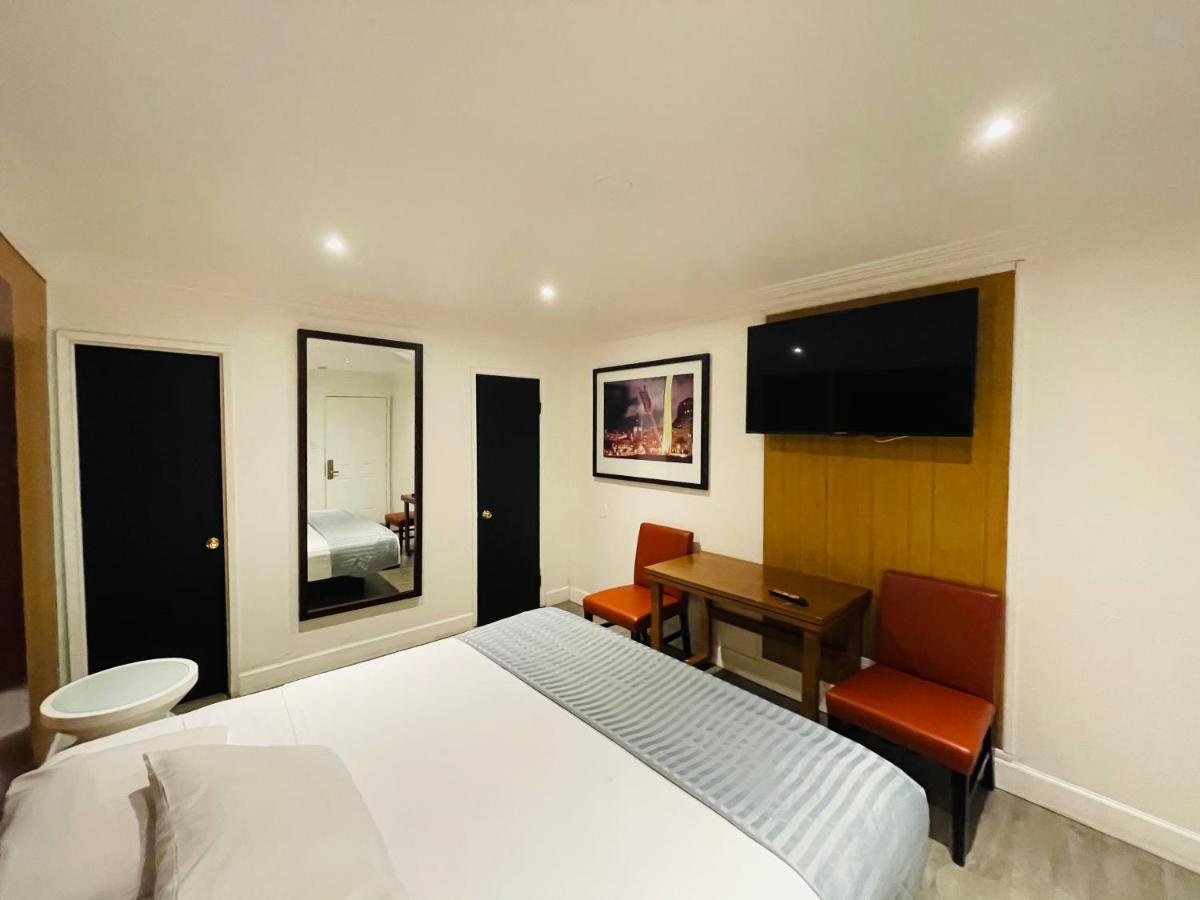 Casa Blanca Inn & Suites Уиттиер Экстерьер фото