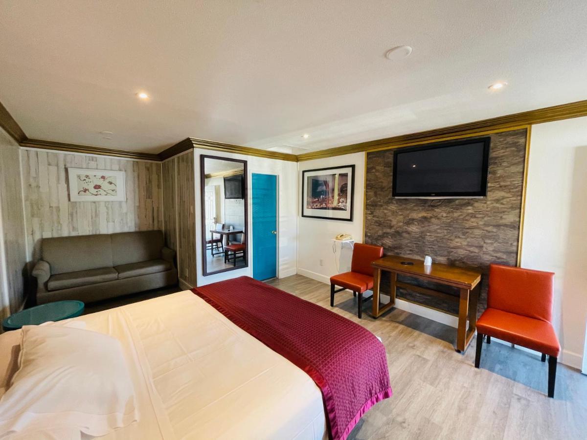 Casa Blanca Inn & Suites Уиттиер Экстерьер фото