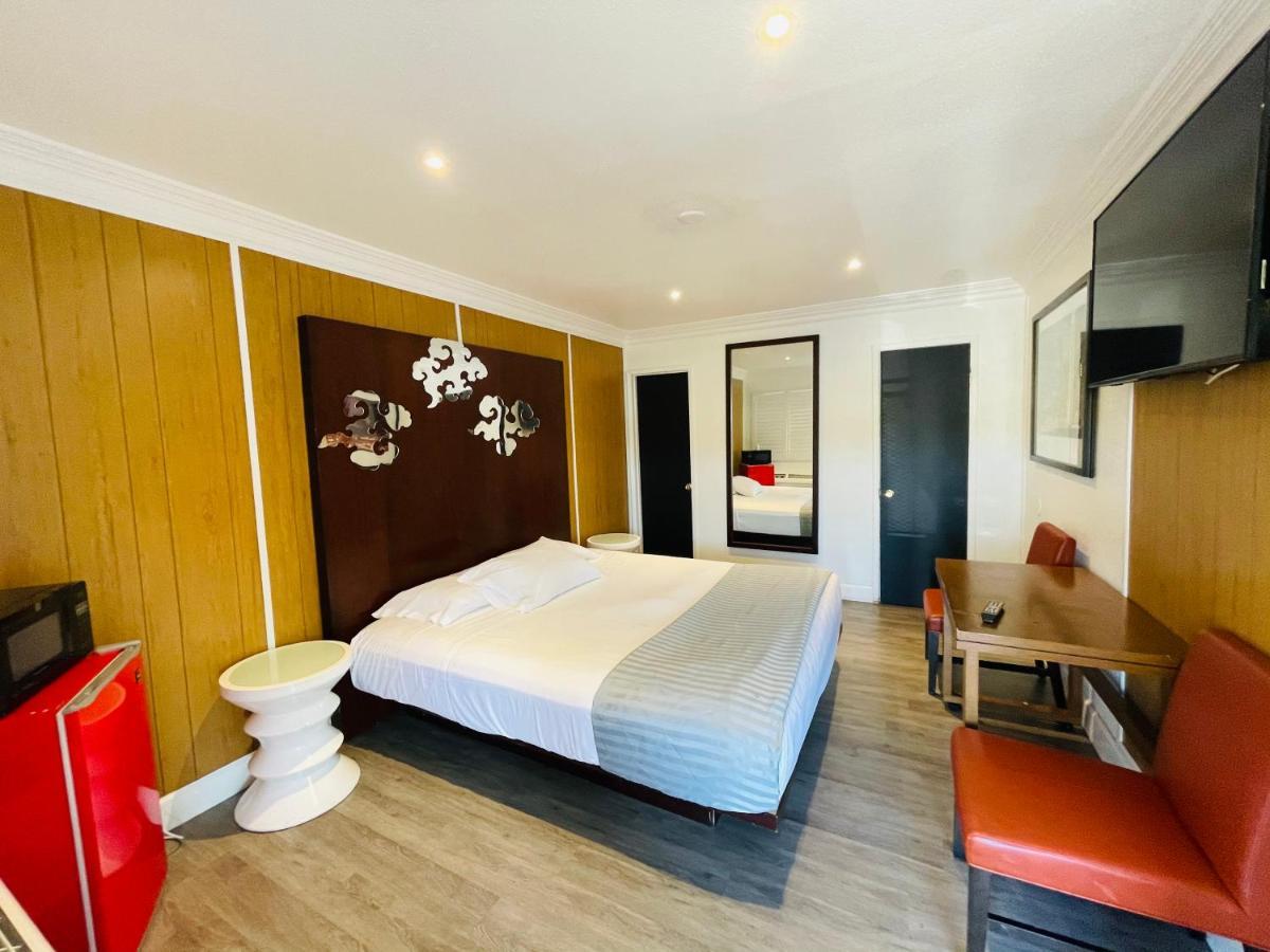 Casa Blanca Inn & Suites Уиттиер Экстерьер фото