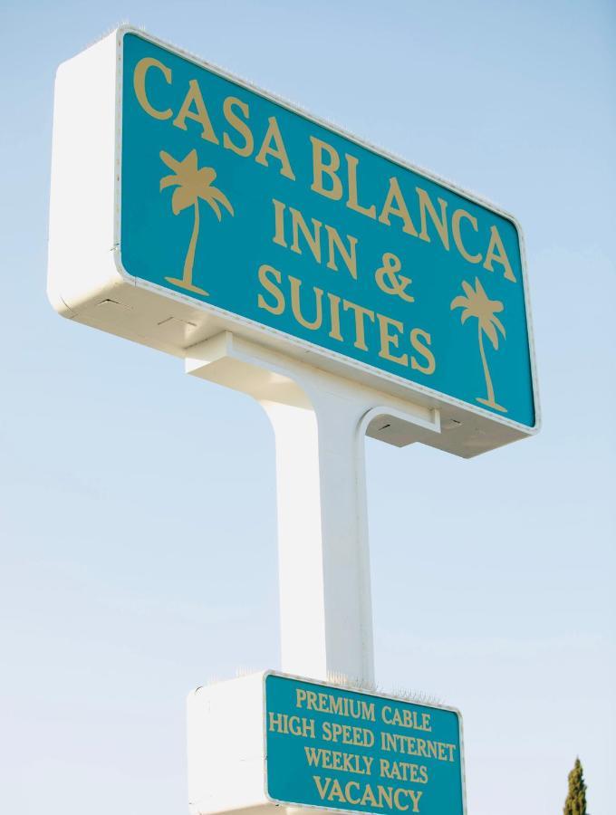 Casa Blanca Inn & Suites Уиттиер Экстерьер фото