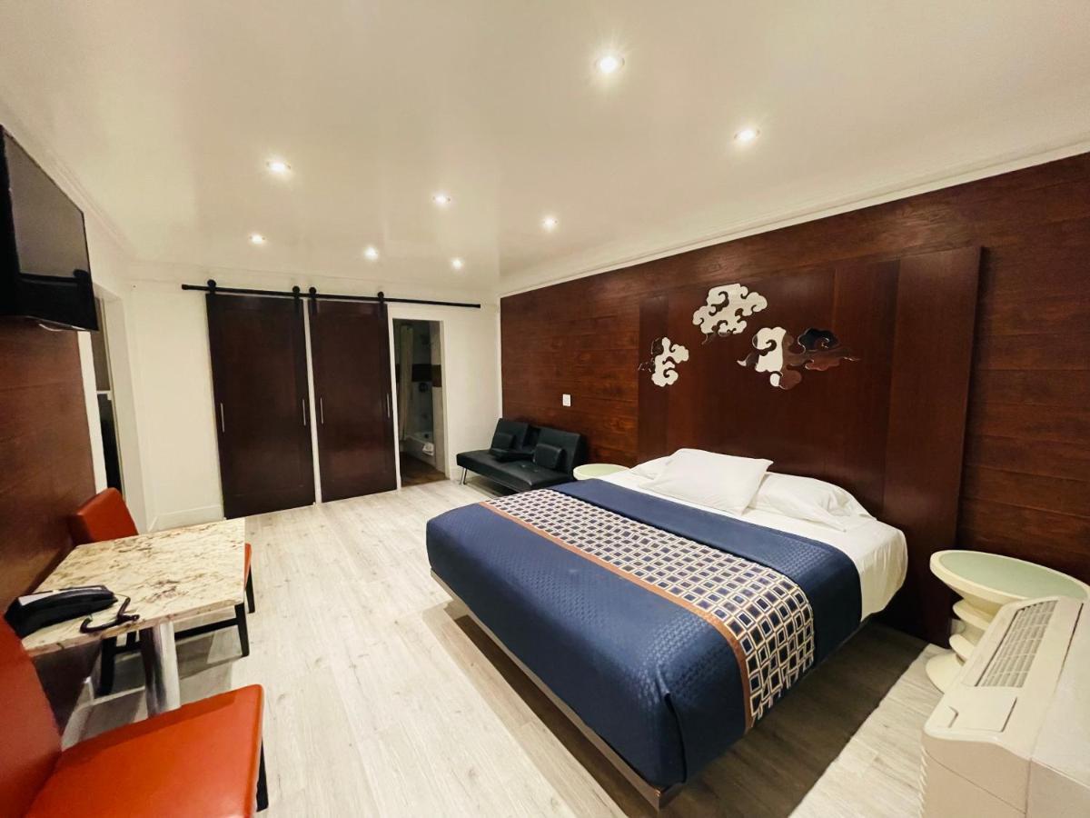 Casa Blanca Inn & Suites Уиттиер Экстерьер фото