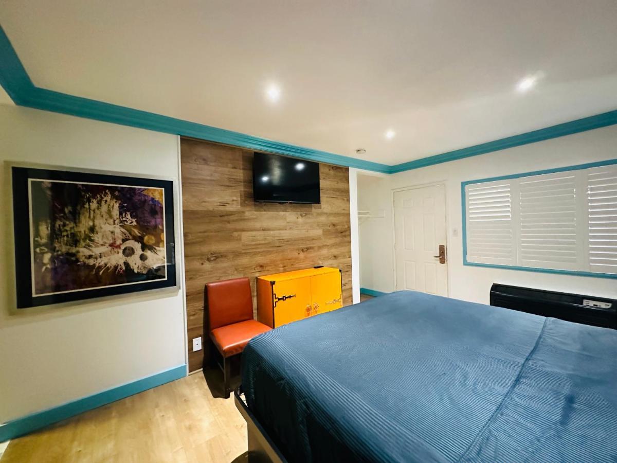 Casa Blanca Inn & Suites Уиттиер Экстерьер фото