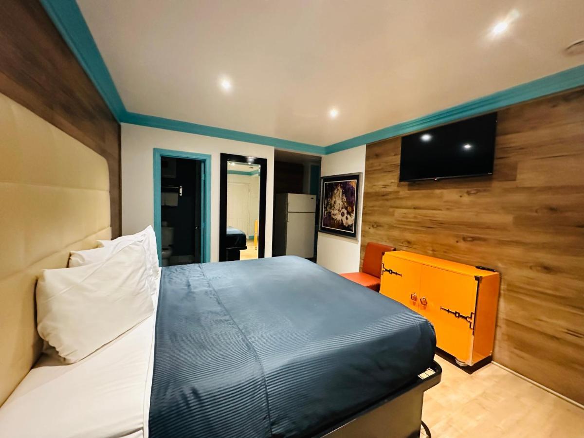 Casa Blanca Inn & Suites Уиттиер Экстерьер фото