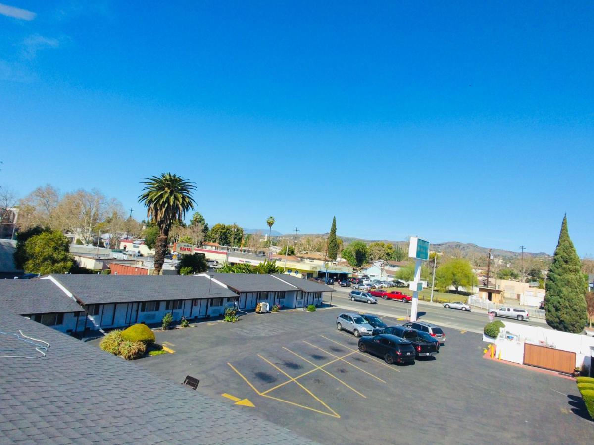 Casa Blanca Inn & Suites Уиттиер Экстерьер фото